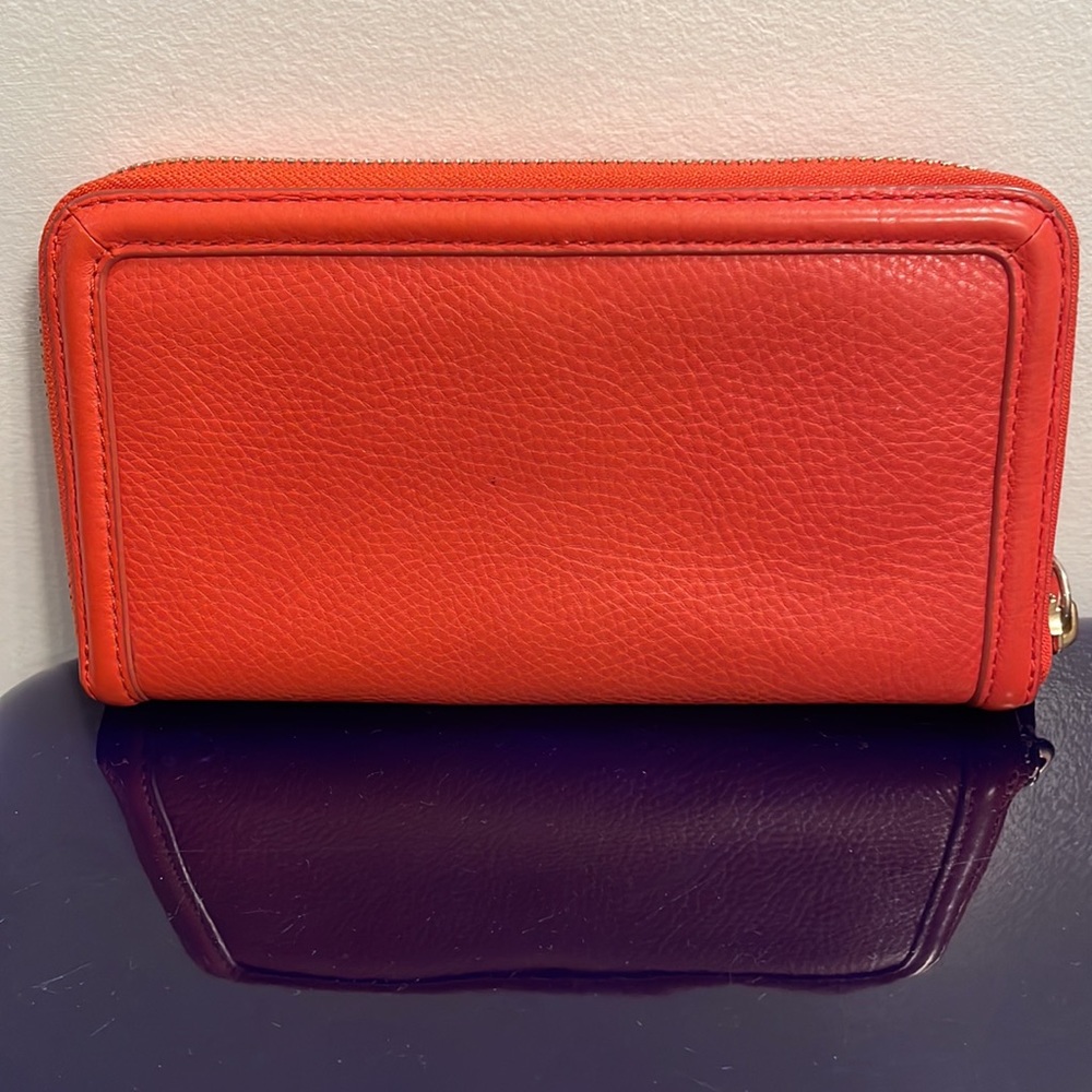 Tory Burch Zip around wallet, orange pebbled leather in excellent condition! - Picture 3 of 7